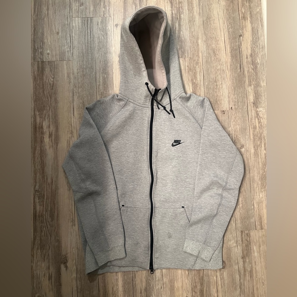 NIKE TECH FLEECE SUITE